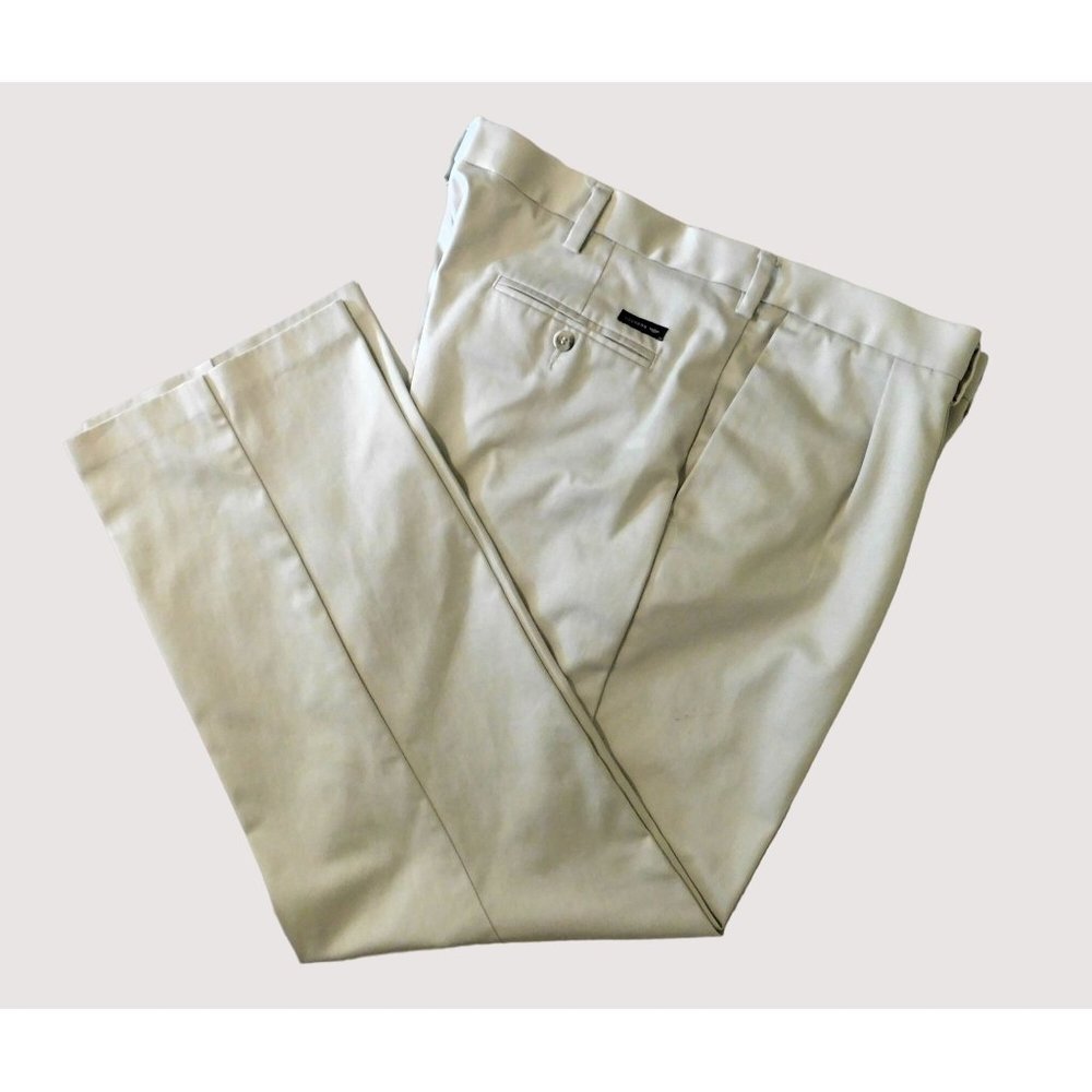 Dockers D3 Chinos Mens 40x31 Khaki Tan Classic Fit Pleated Front Cotton